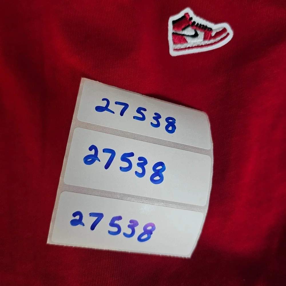 Jordan T-Shirt Mens L Red HJ2326-687 AJ1 Sneaker Patch Short Sleeve Crew Neck